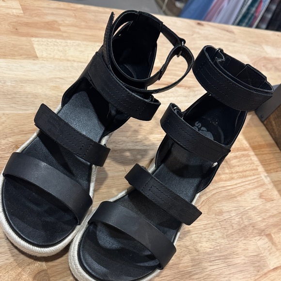 Sorel black wedge - Picture 1 of 5